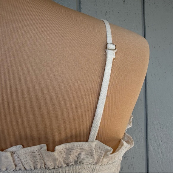 Beachy Linen blend creamy white halter style bodycon summer crop top - Picture 6 of 11